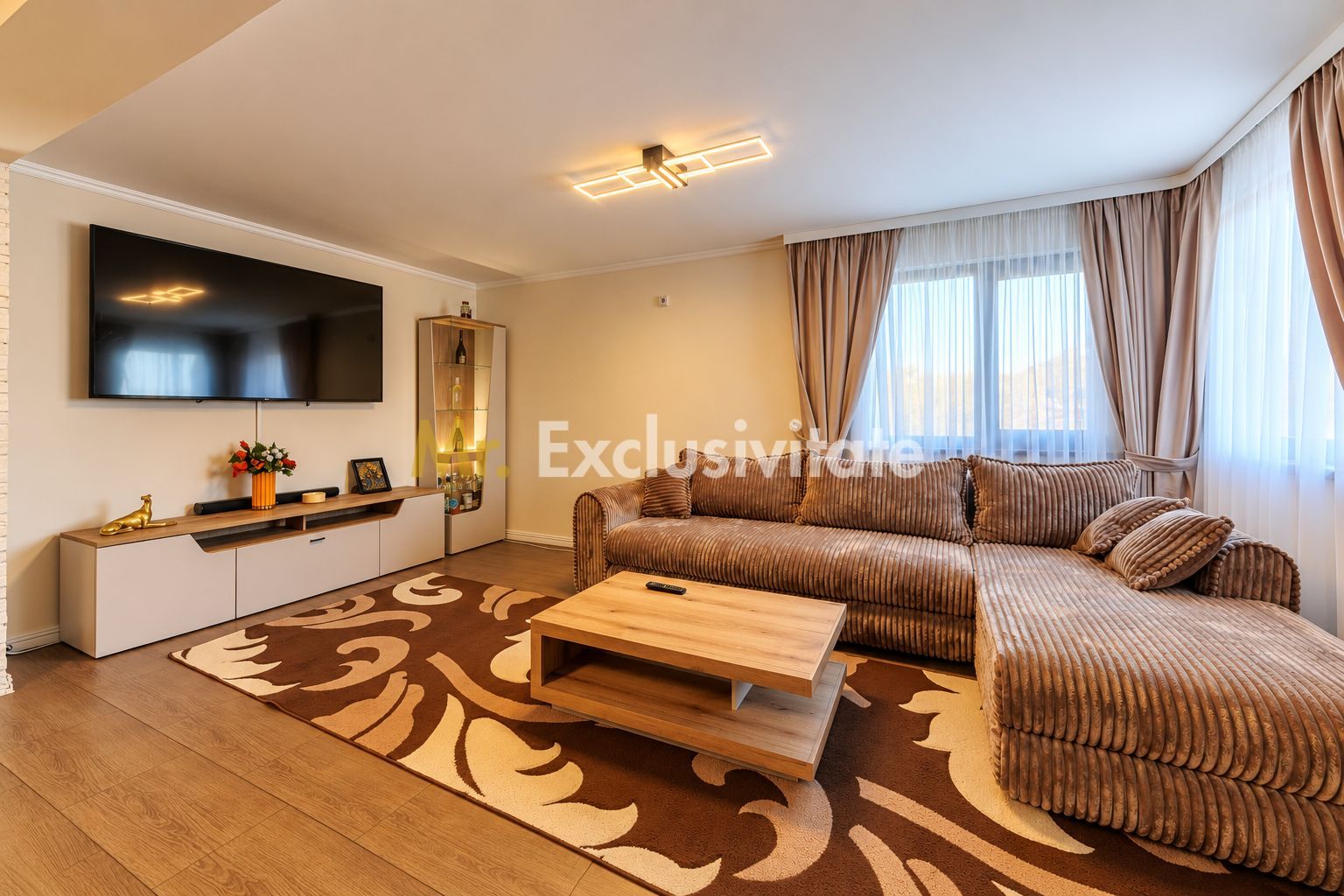 VILĂ 4 dormitoare, RENOVATĂ COMPLET 2026, Prundu, teren 937 mp - imaginea 3