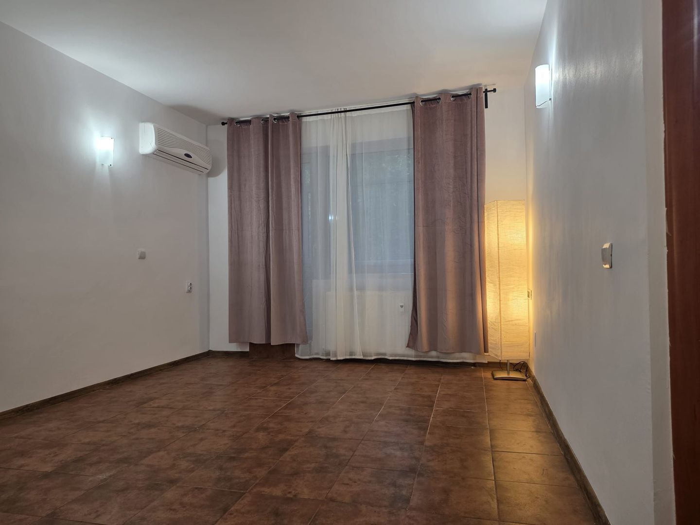De Vanzare Garsoniera Zona Obor - imaginea 4