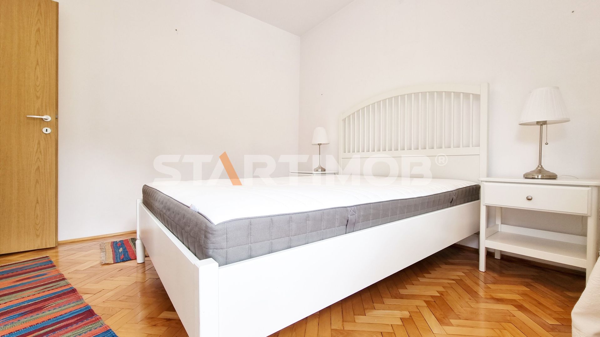 Apartament 3 camere cu parcare si boxa Central