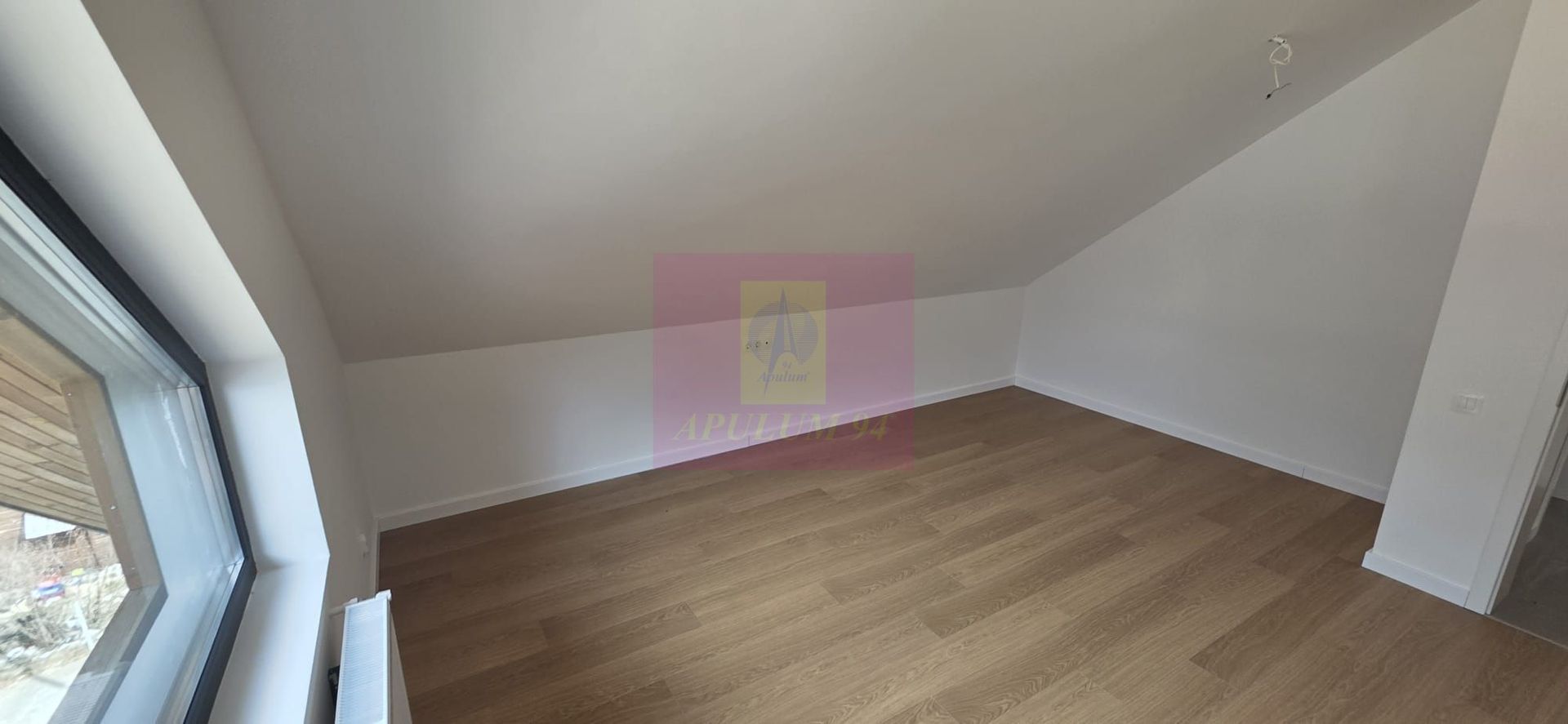Apartament cu 2 camere de vanzare in Busteni - imaginea 4