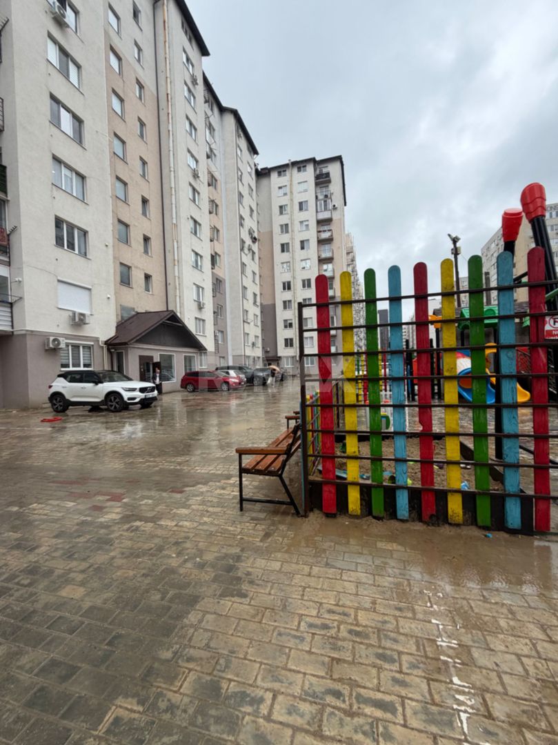 Apartament, 3 camere, 86 mp, Durlești - imaginea 2