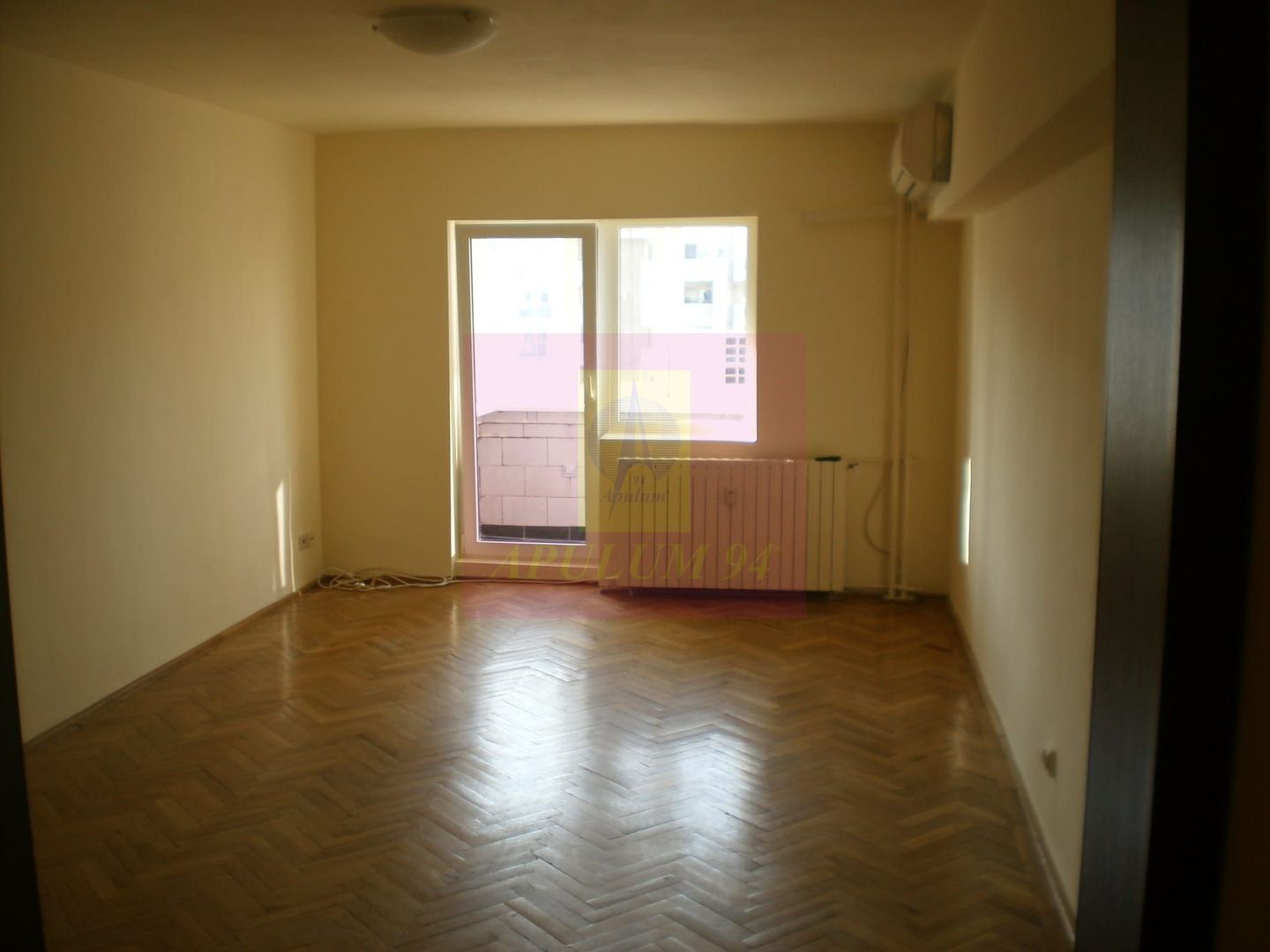 Apartament 3 camere pe bd Decebal stradal