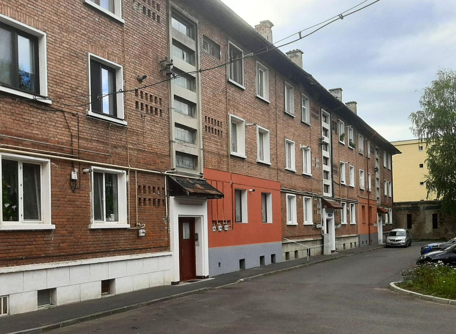 Apartament Renovat 2 Camere + Boxă 7 MP  Vedere Superbă spre Tâmpa - imaginea 12