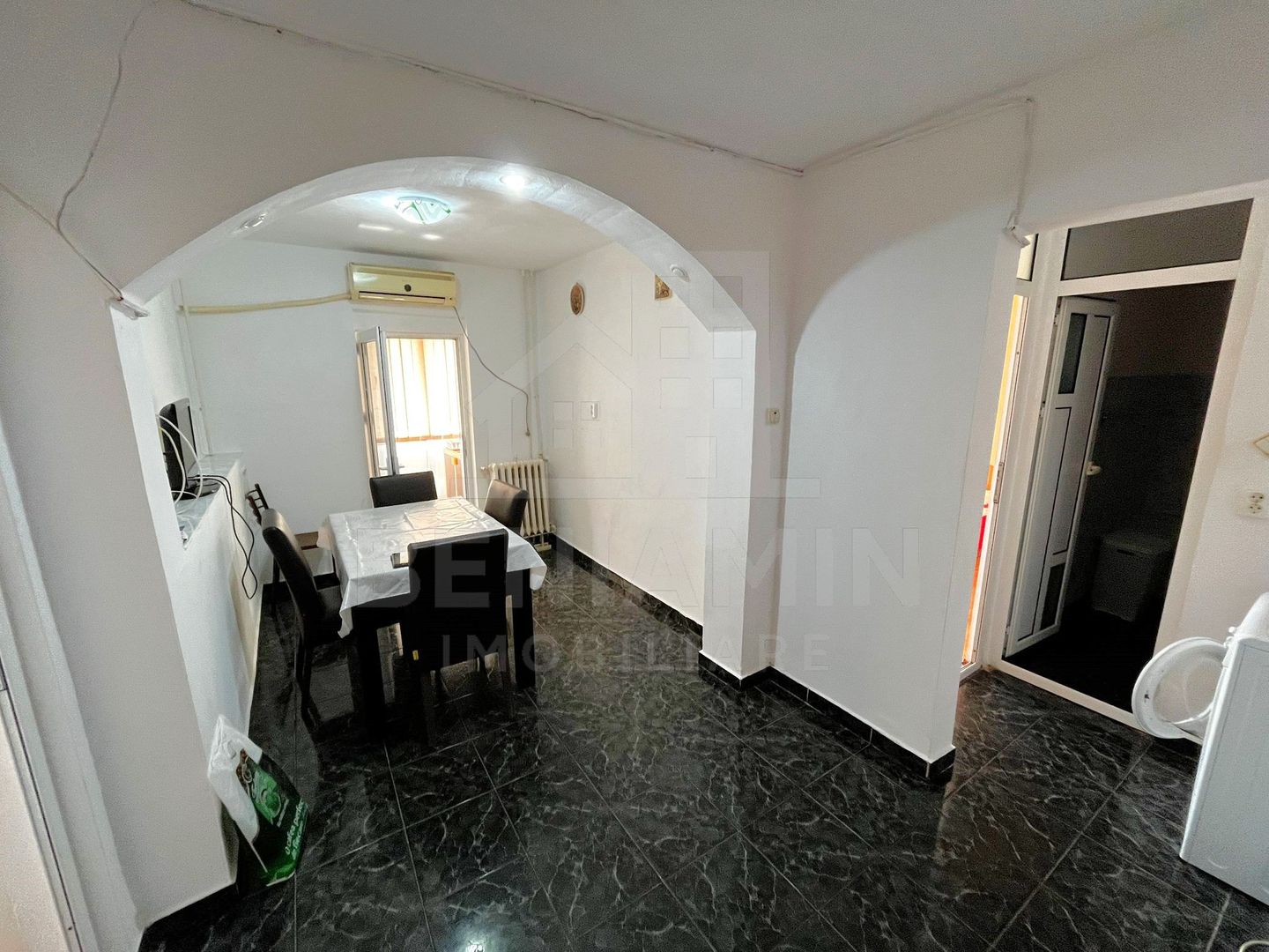 Apartament-2 Camere-Decomandat-Etajul 2-Mobilat-Utilat-CV9-Catedrala - imaginea 3