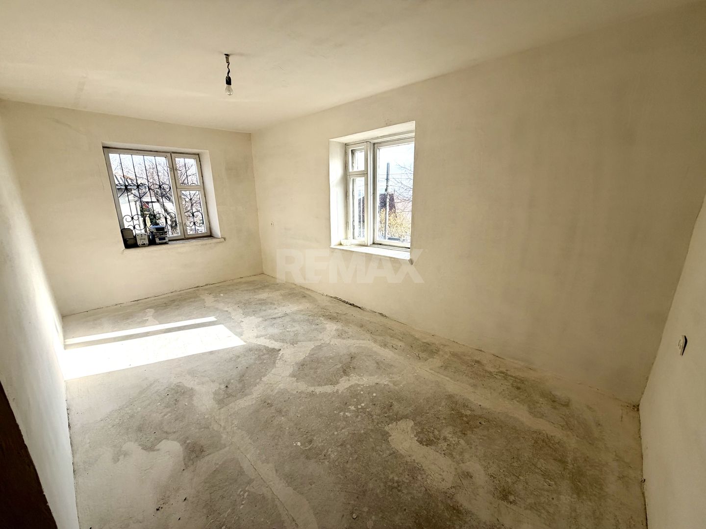 Casa în or.Ialoveni centru - imaginea 7