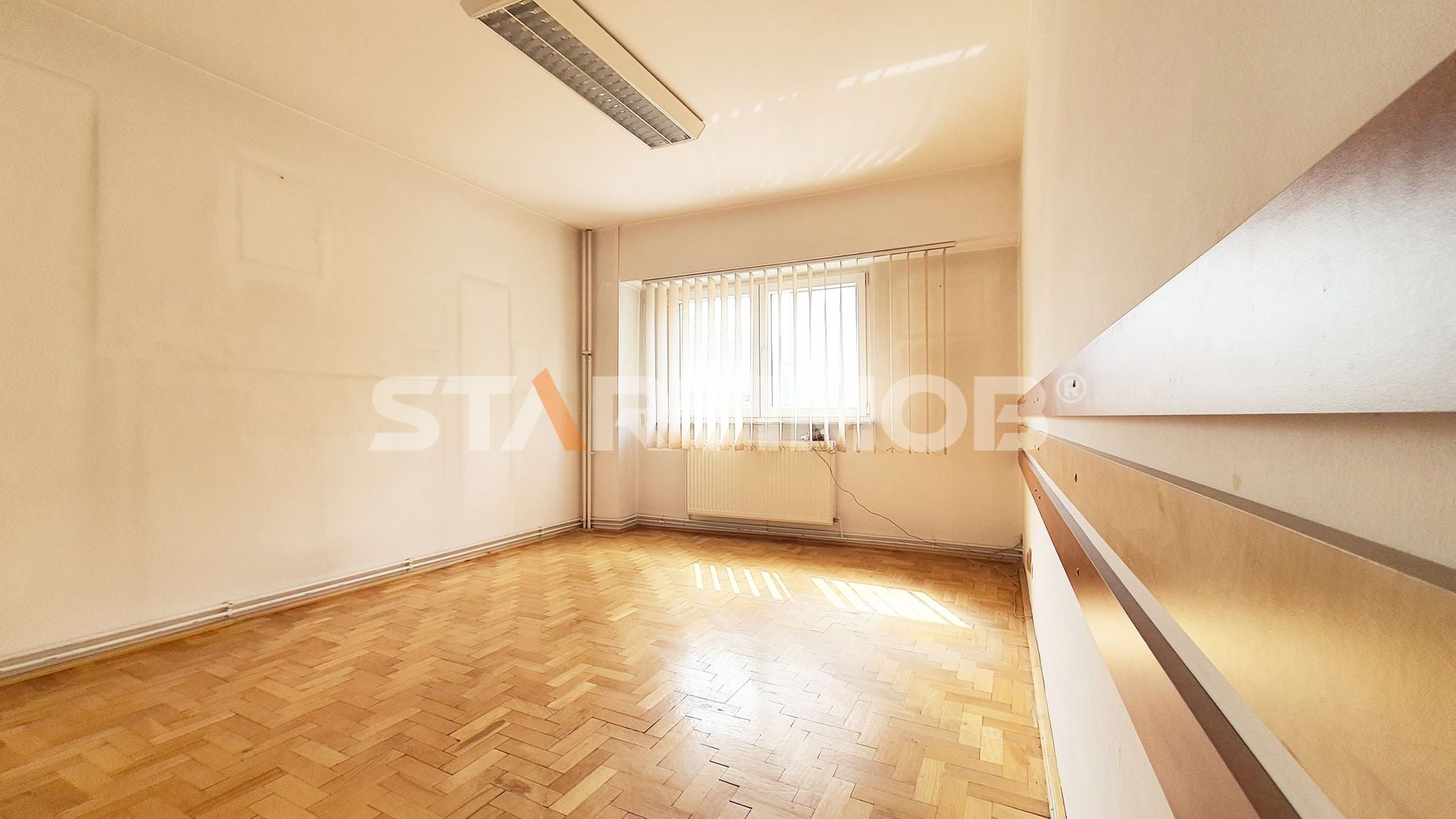 Apartament 3 camere  cu boxa si parcare