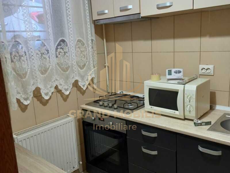 Apartament de vânzare, 2 camere decomandat – Ozana / Trapezului