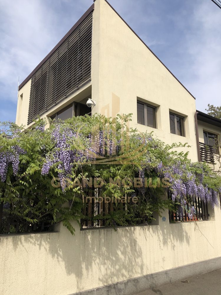 Vilă spectaculoasă în zona Brâncoveanu | 270 mp | Garaj| Curte proprie - imaginea 3