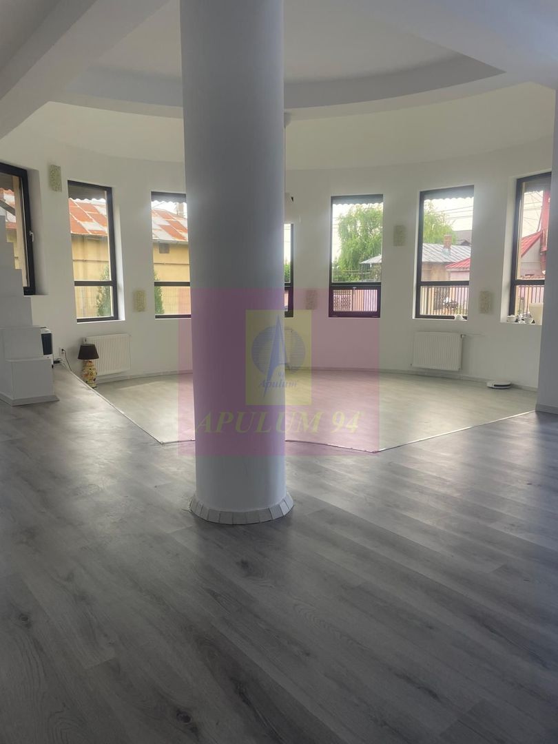 Vilă individuală cu arhitectură elegantă și grădină generoasă | 5 came - imaginea 7