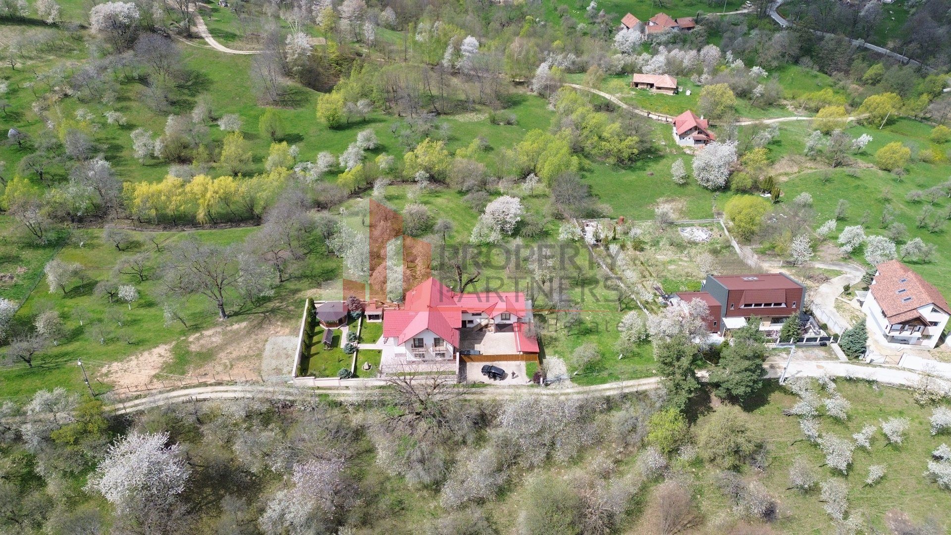 Casă 5 dormitoare + casă de oaspeți, priveliște Piatra Craiului, Sohodol-Bran - imaginea 48