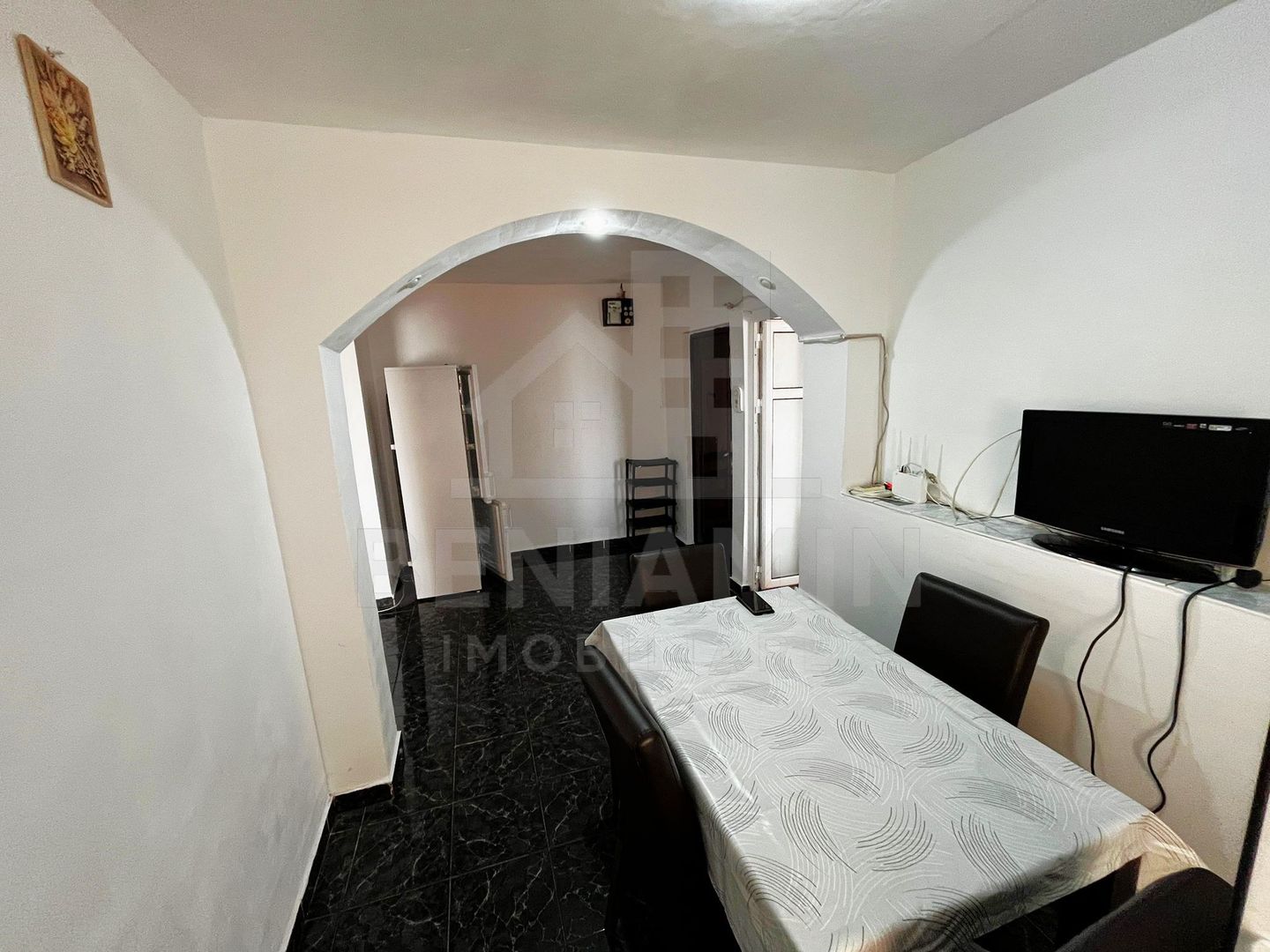 Apartament-2 Camere-Decomandat-Etajul 2-Mobilat-Utilat-CV9-Catedrala - imaginea 4
