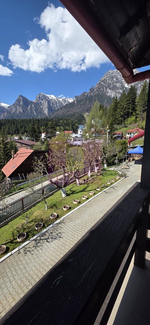 Casa de vanzare cu 6 camere in Busteni