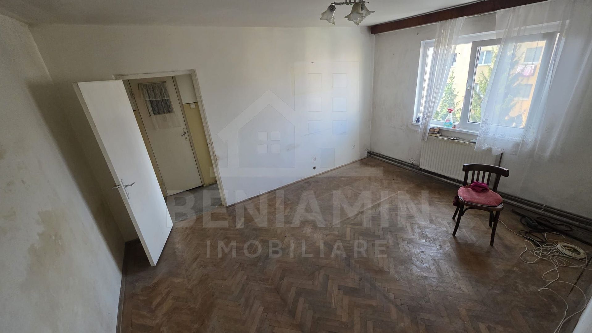 Apartament 2 camere cu centrala termica 35mp zona Florilor - imaginea 2