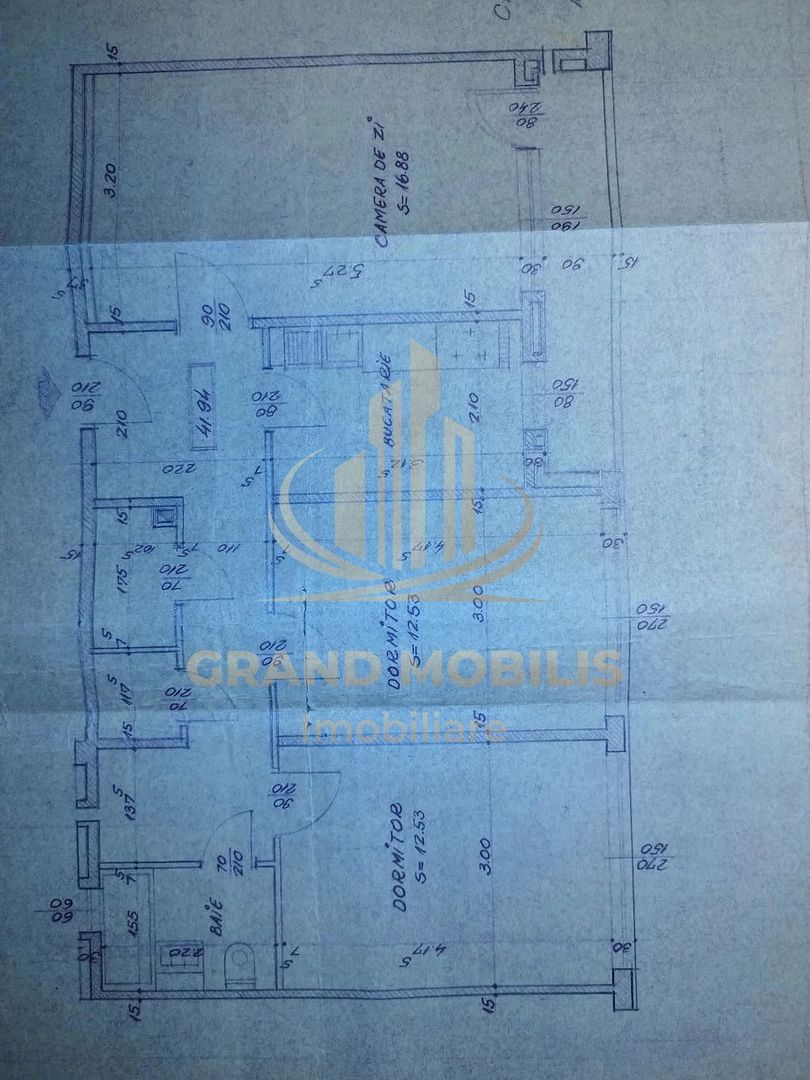 Apartament 3 camere cu parcare chiar lângă scara blocului - imaginea 9