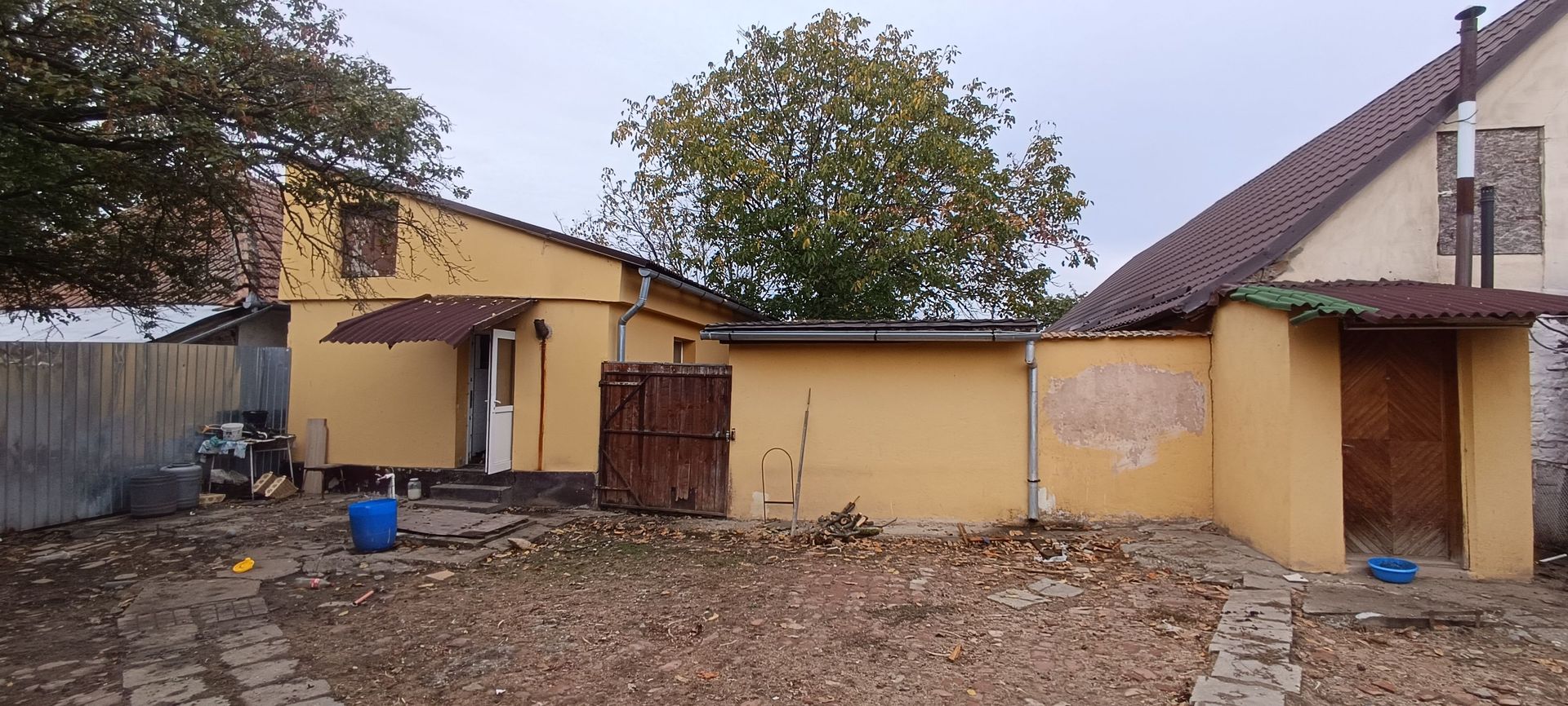 Casă spațioasă cu 4 camere , curte și teren generos în Mașloc - imaginea 3