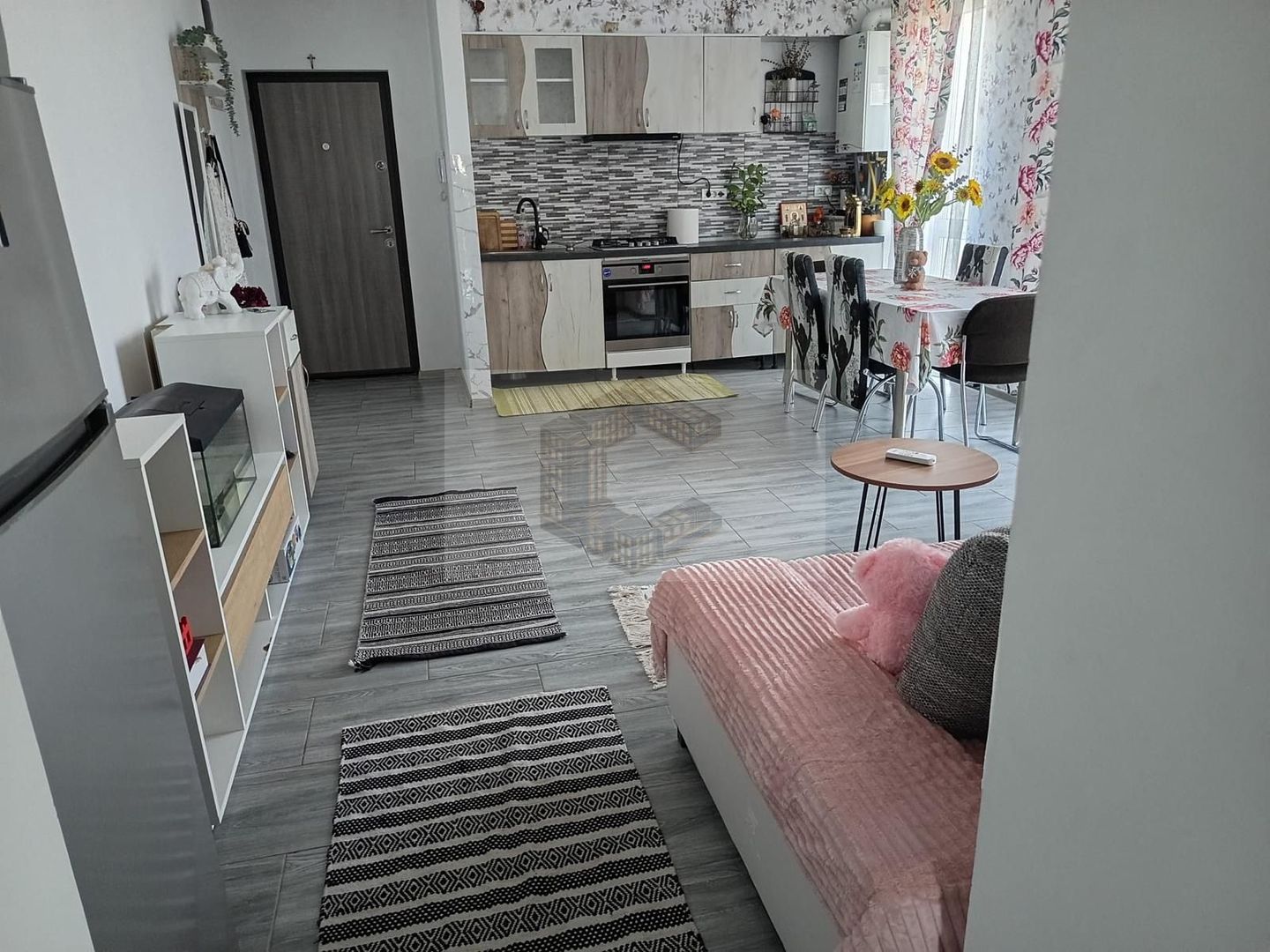 Apartament de închiriat , 2 camere, pet-friendly,loc de parcare,Giroc - imaginea 3