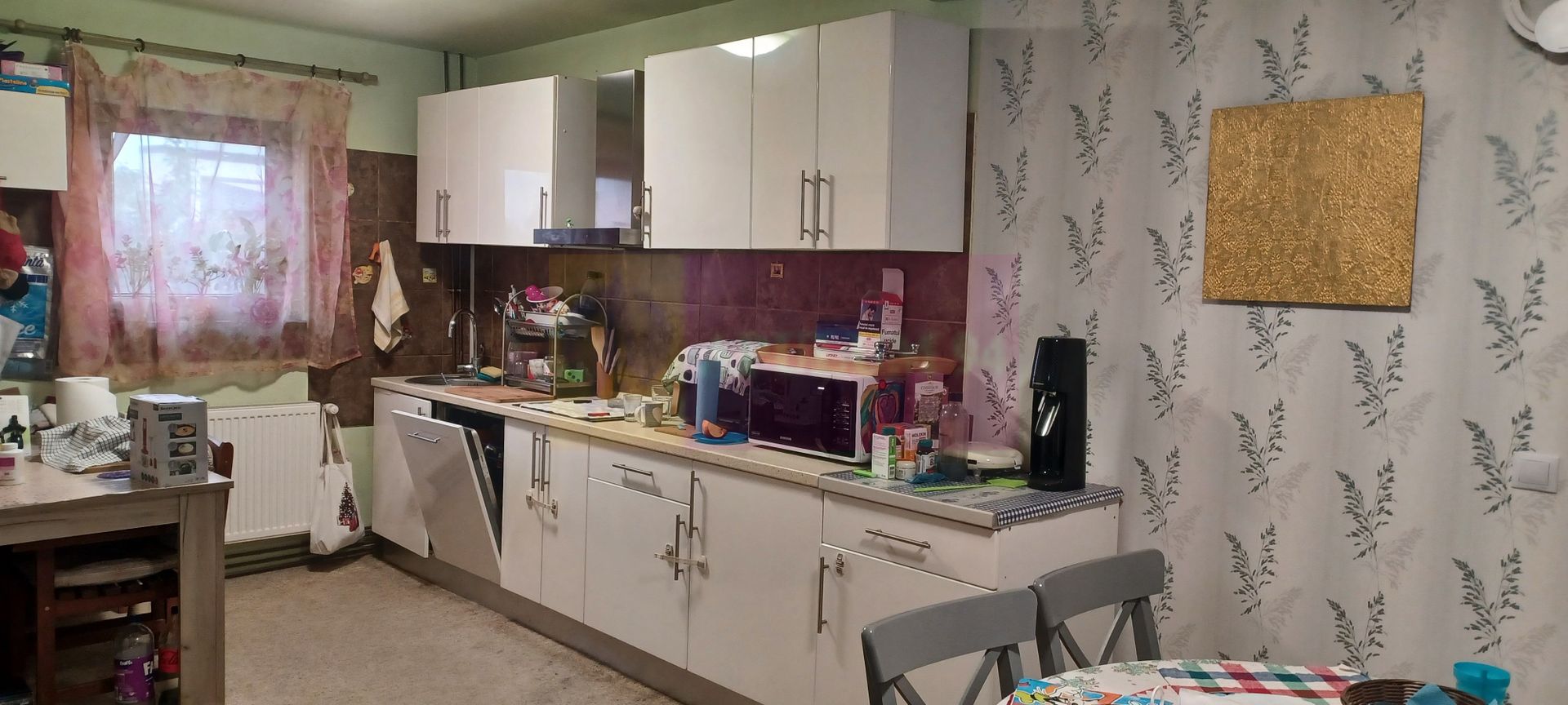 Săbăreni, casă 2011, P+M 4 camere + dependințe, curte 500 mp