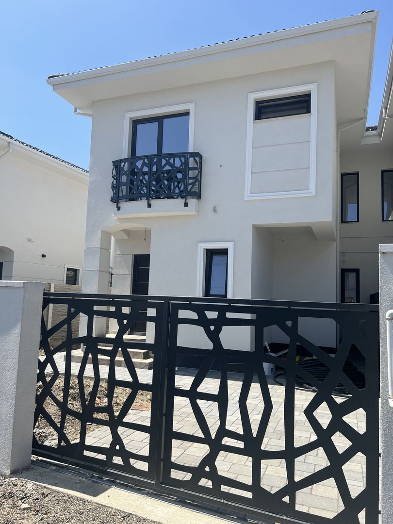 Jumătate de duplex premium, 120 mp utili, teren 256 mp, garaj și 3 dor