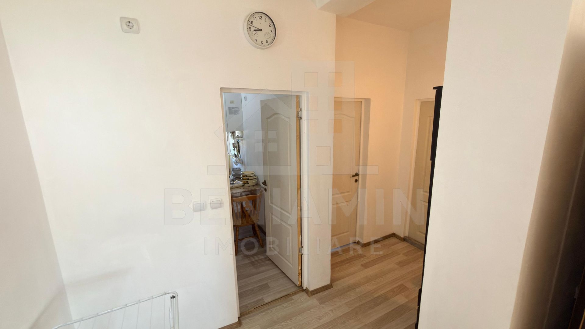 Inchiriere doua imobile in aceeasi curte, zona Popoveni-Craiova - imaginea 7