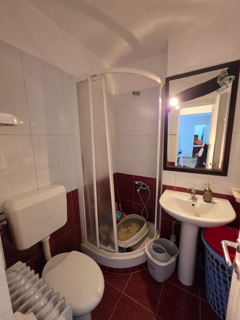 Vand apartament cu 4 camere aproape de centru - imaginea 17
