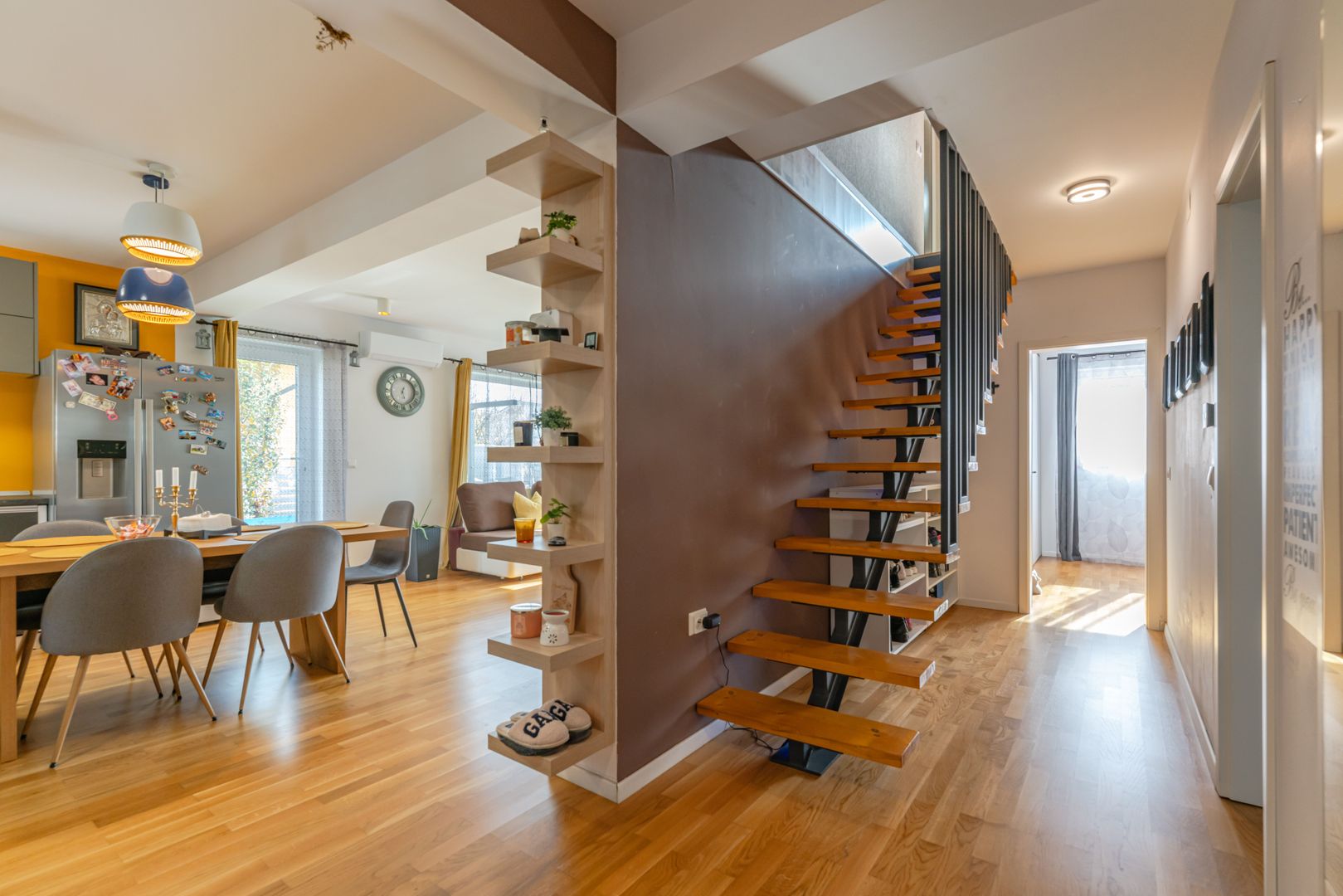 Casa mobilata utilata cartier Izvor Tarlungeni Brasov - imaginea 11