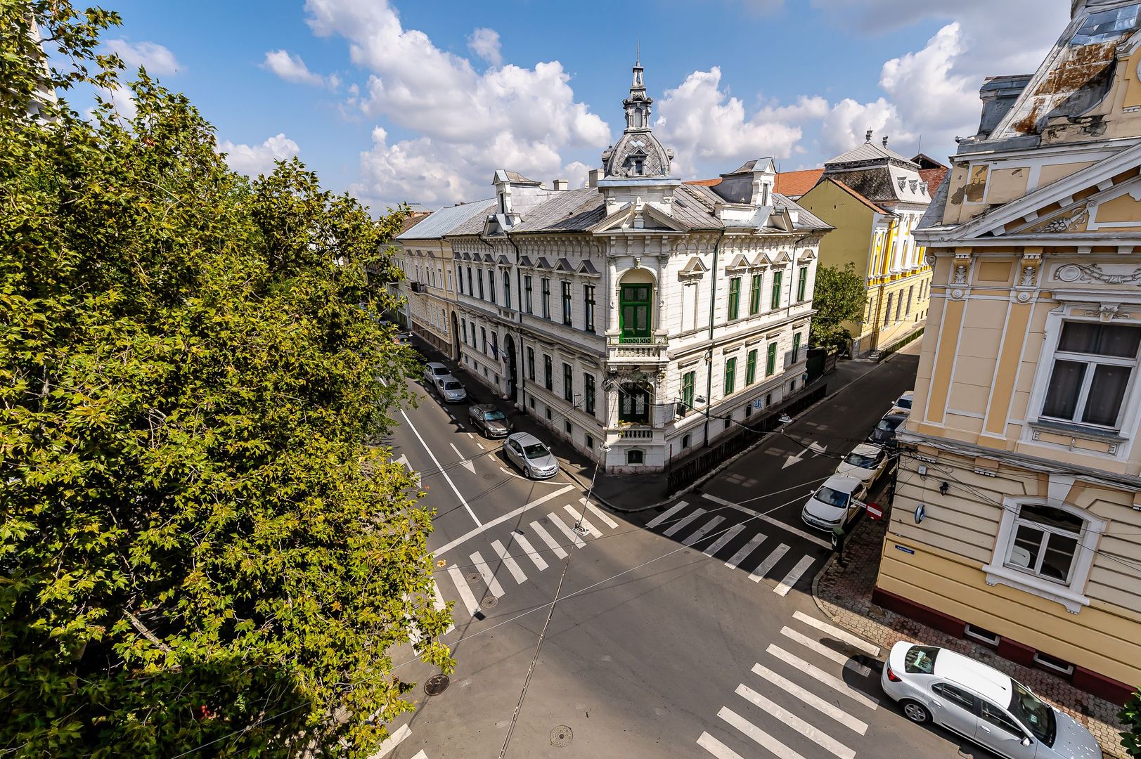 Imagine 2 - Clădire ultracentrală de vânzare Bulevardul Decebal Comision 0