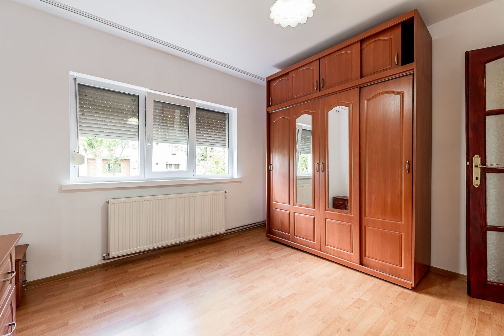 Imagine 6 - Apartament 4 camere la parter, acces direct din stradă in Micalaca