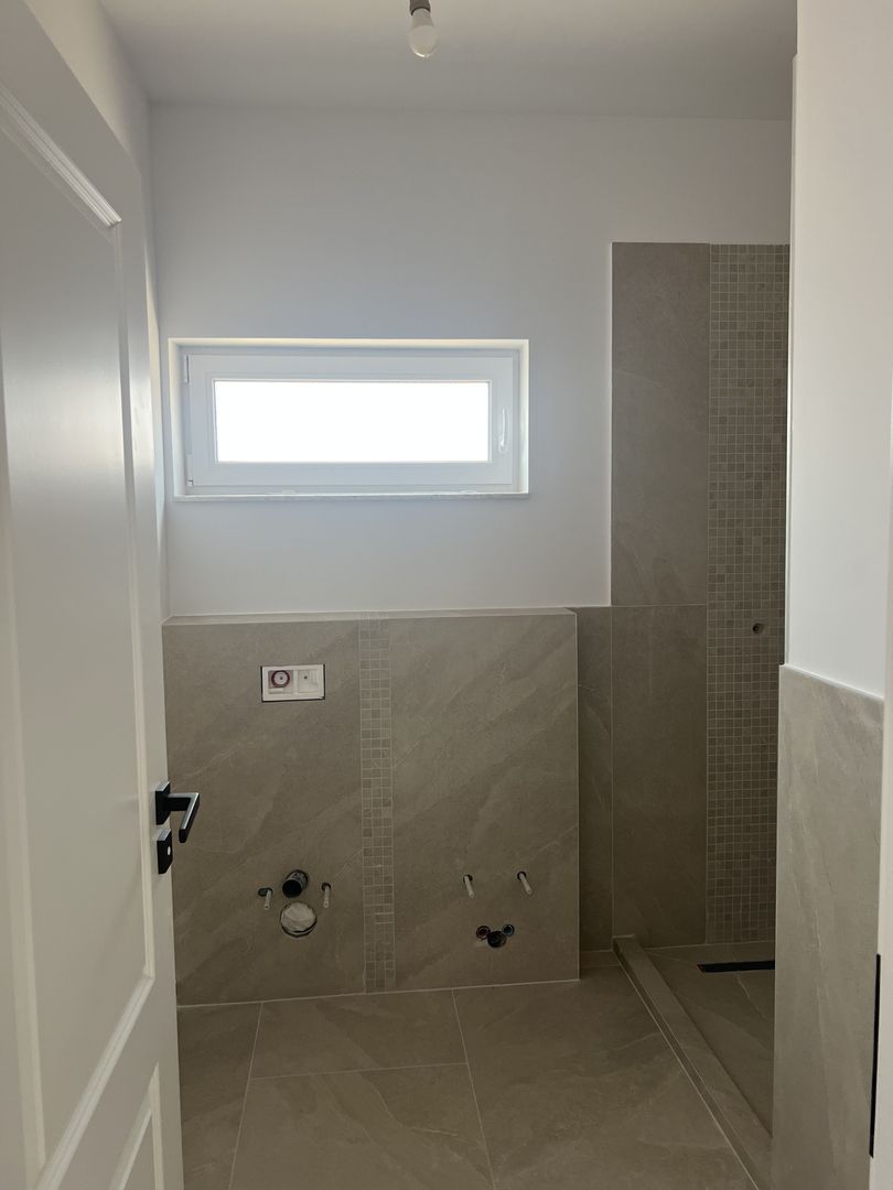 Jumătate de duplex premium, 120 mp utili, teren 256 mp, garaj și 3 dor - imaginea 12
