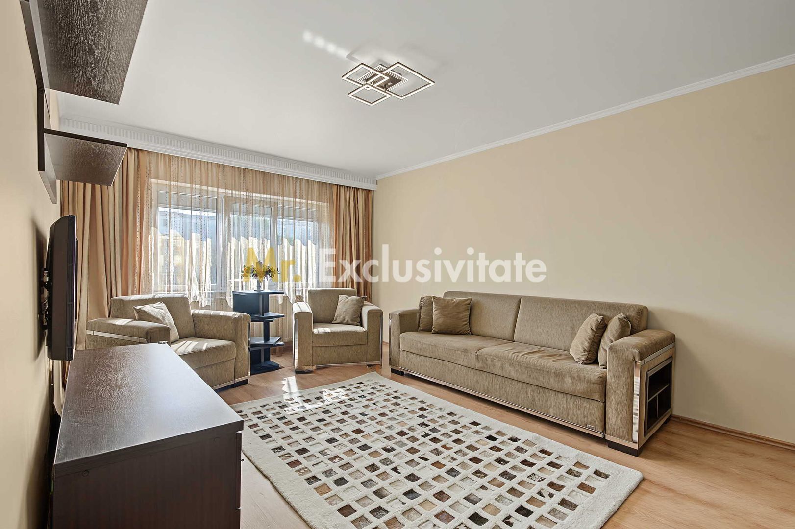 Central-Eremia, ap. 3 camere, 2 băi + boxă,proaspăt zugrăvit, et.2 - imaginea 5