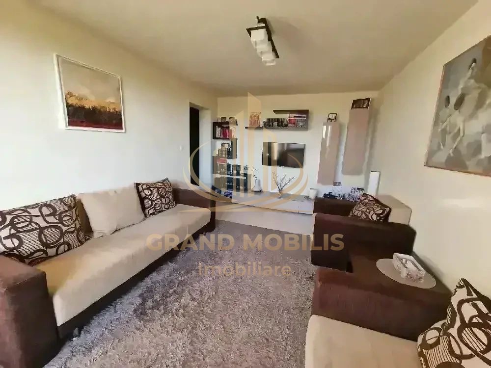 Apartament 3 camere Medicina - imaginea 2