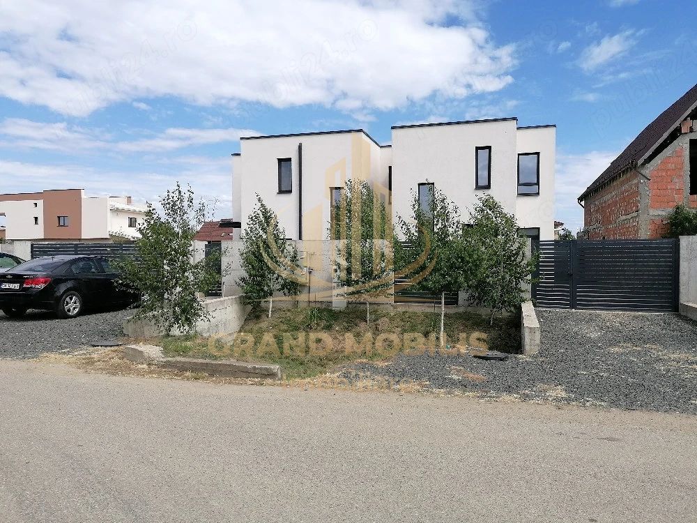 Casa aproape de scoala, gradinita, liceu, 4 camere, asfalt, toate utilitatile - imaginea 5