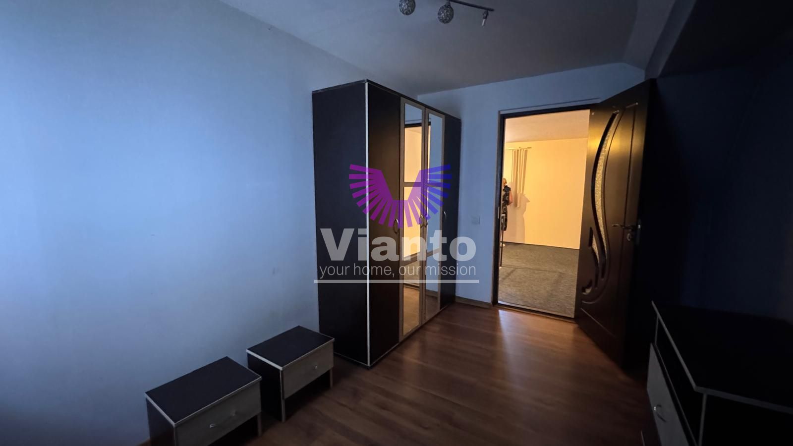 Casa Individuala de Inchiriat 5 Camere - Curte cu Zona de Barbeque-Gusterita