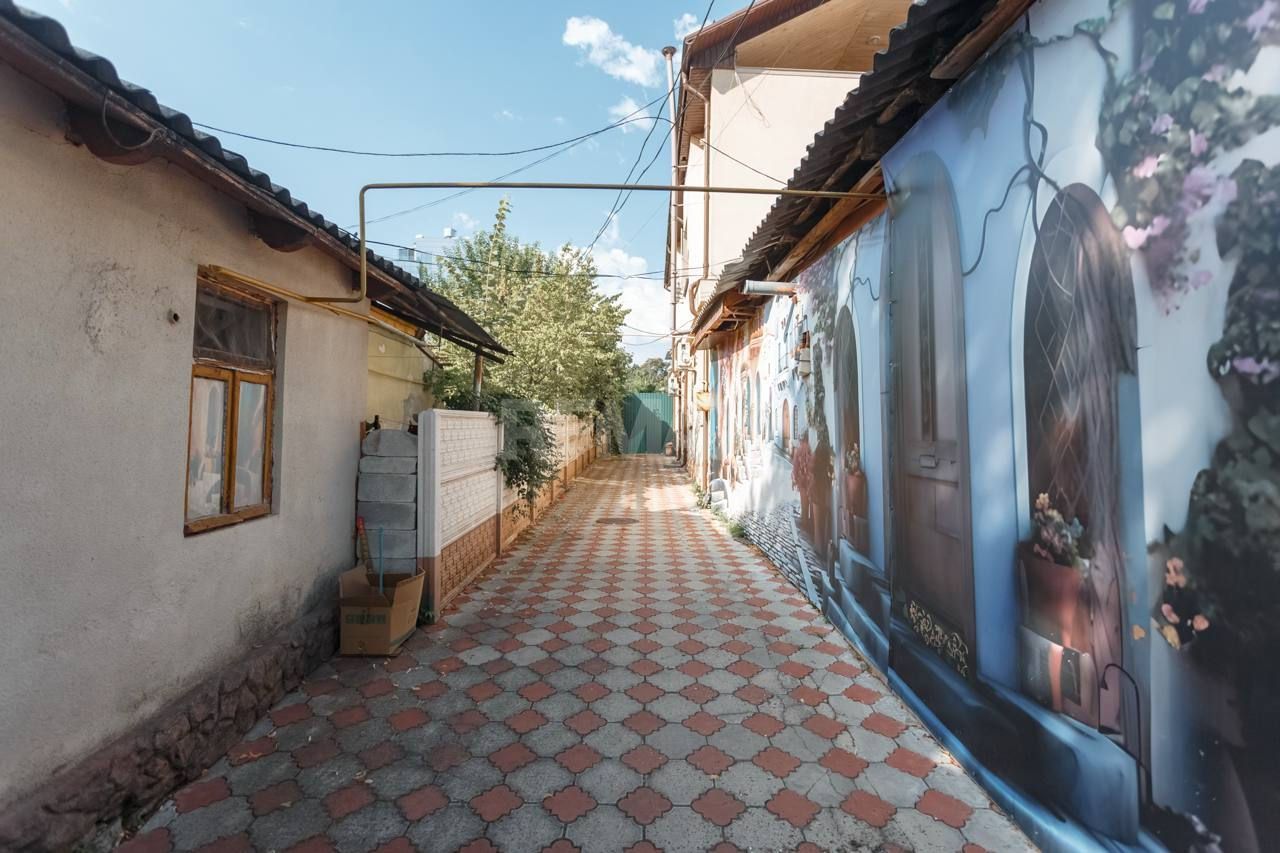 Teren pentru construcții 6.73 ari cu 2 construcții Centru, Chișinău - imaginea 8