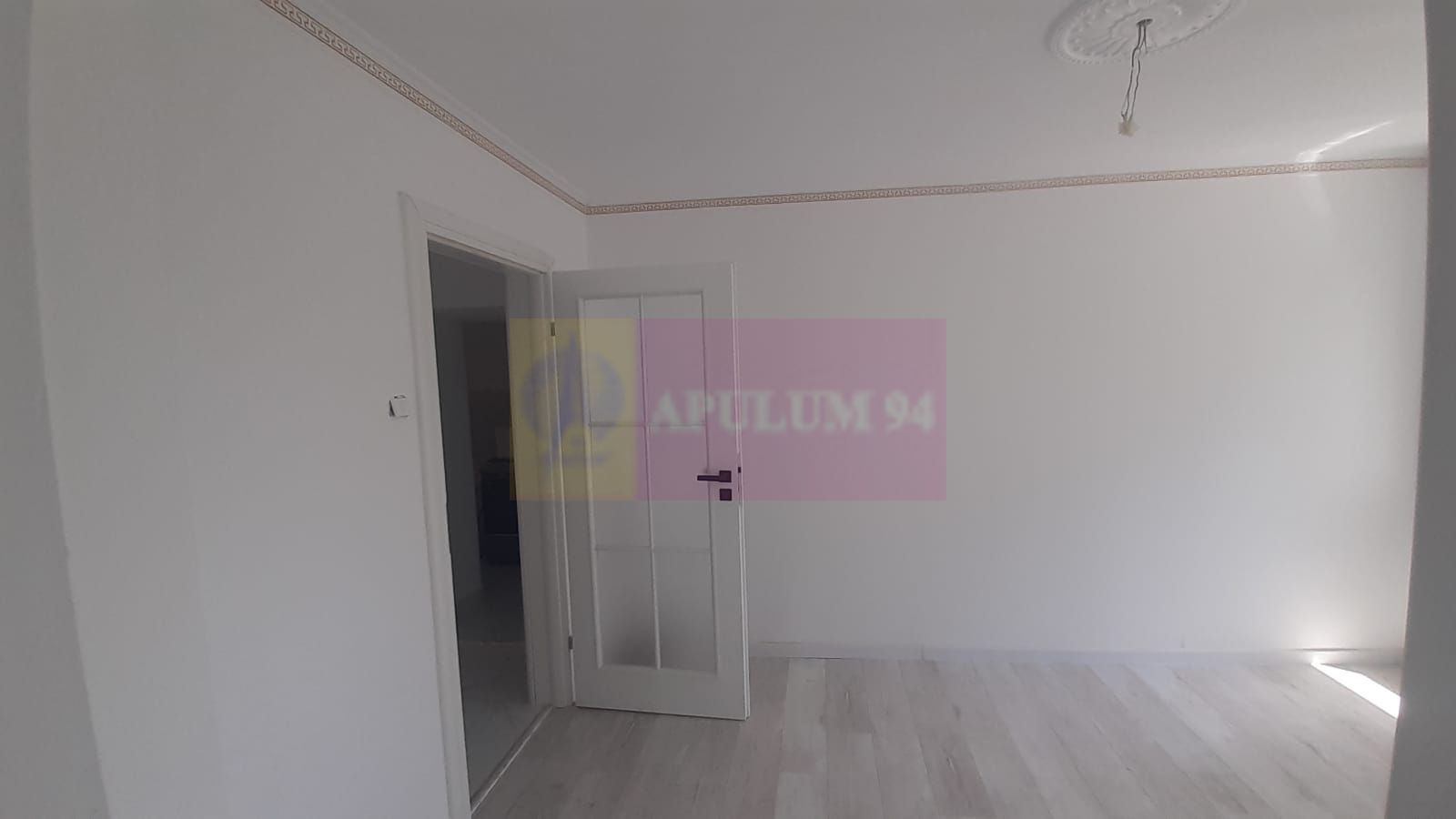 APARTAMENT BUN URANUS- PROASPĂT RENOVAT -  zona Palatul Parlamentului
