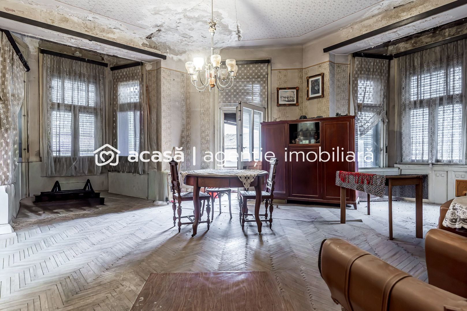 Apartament ultracentral cu 2 camere neamenajat Comision 0