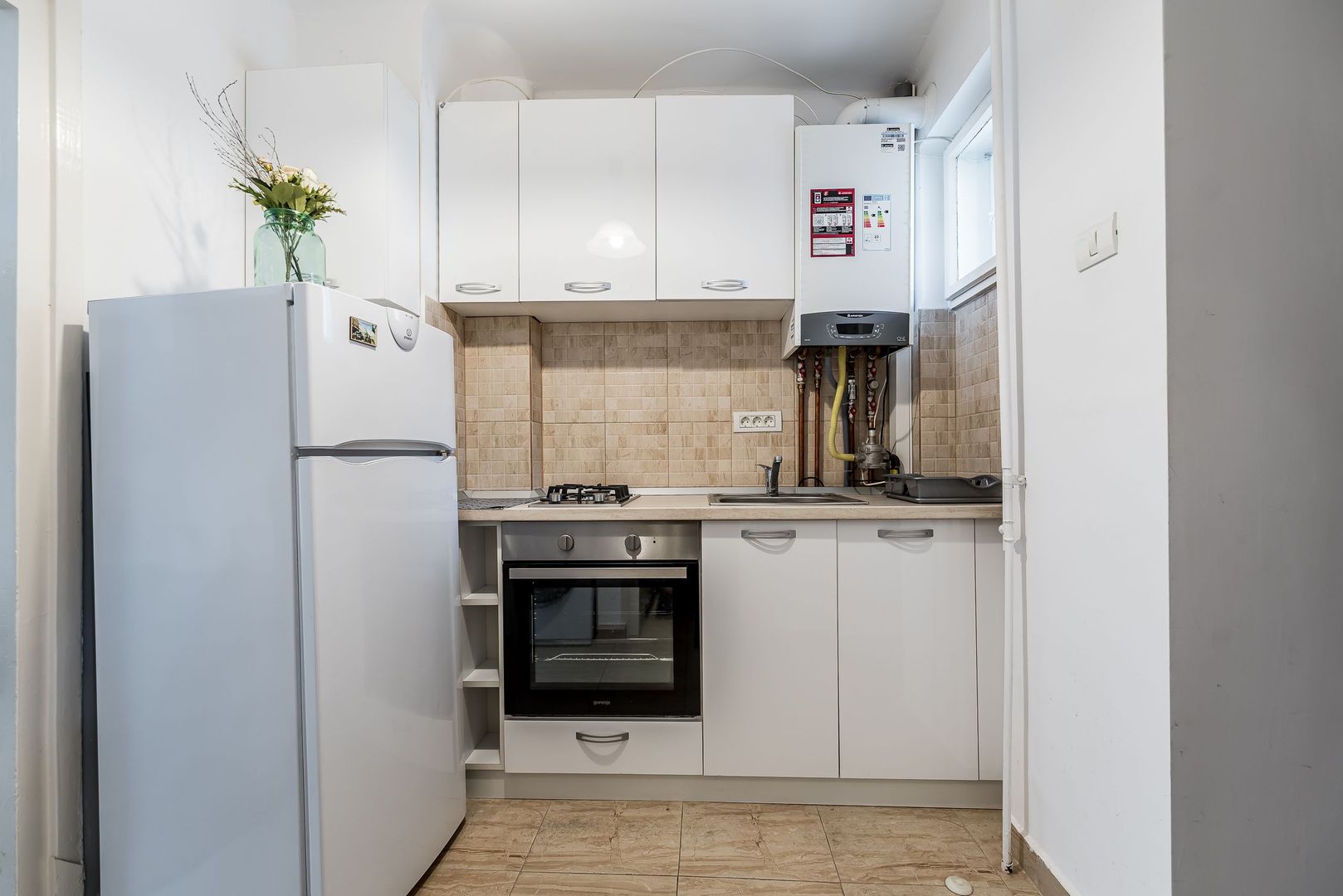 Imagine 4 - REZERVAT! Câștigi o oră pe zi! Apartament cu 2 camere ultracentral.
