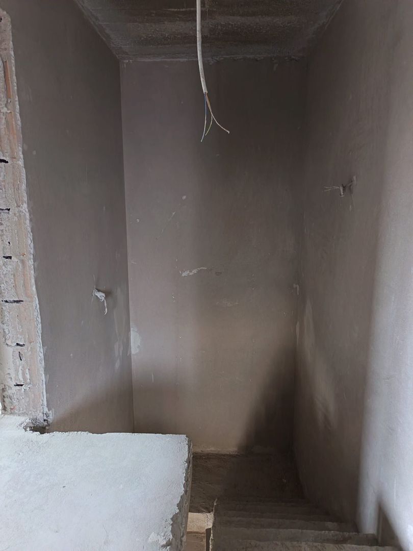 Jumătate de duplex cu interior la gri de vânzare în Giarmata Vii - imaginea 9