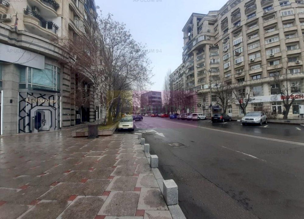 Spațiu zona Bulevardul Unirii - Zepter