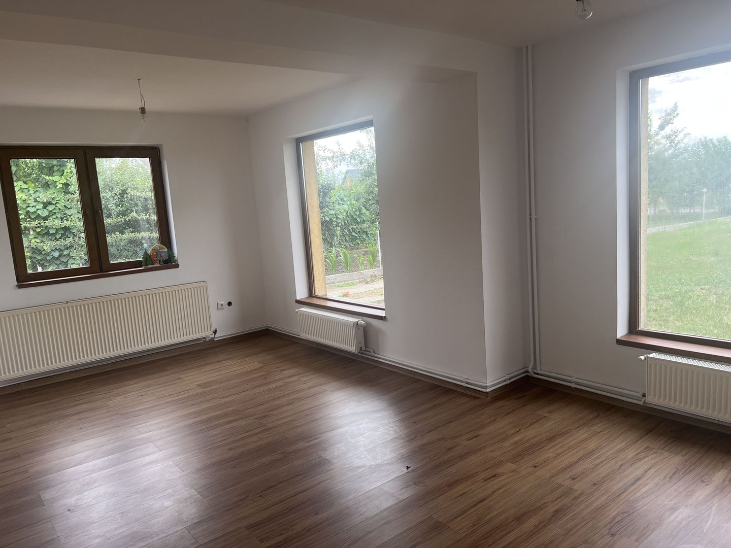 CASA DE VANZARE IN CARTIERUL PRIMAVERII -GIARMATA MARE - imaginea 12