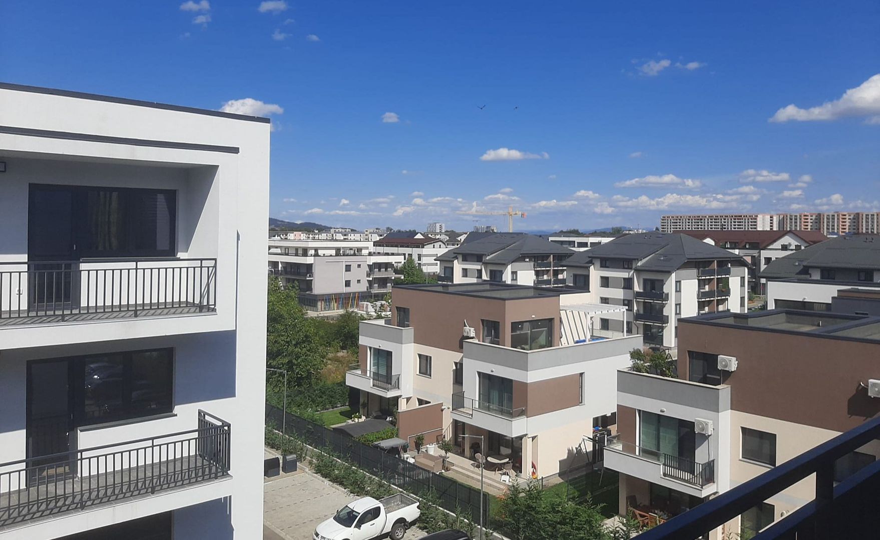 Un Apartament Pentru O Viață Bună  Coresi  2025 - imaginea 5