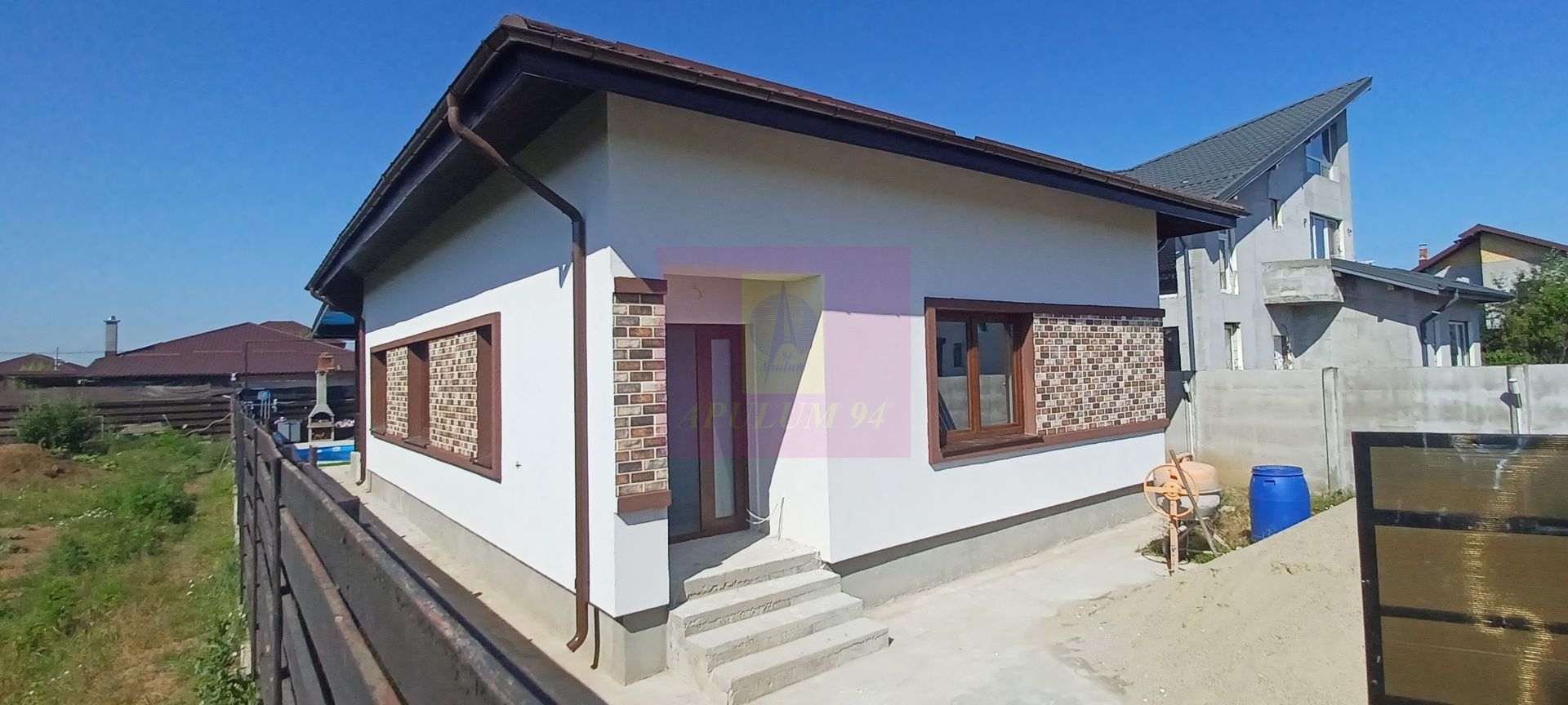 Casă nouă Săbăreni, terasă, piscină, foișor, barbeque, curte 440 mp