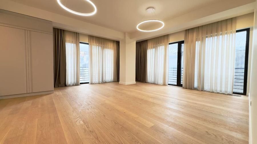 DE ÎNCHIRIAT: Apartament 2 camere BLOC NOU – Zona Ultra-Centrală