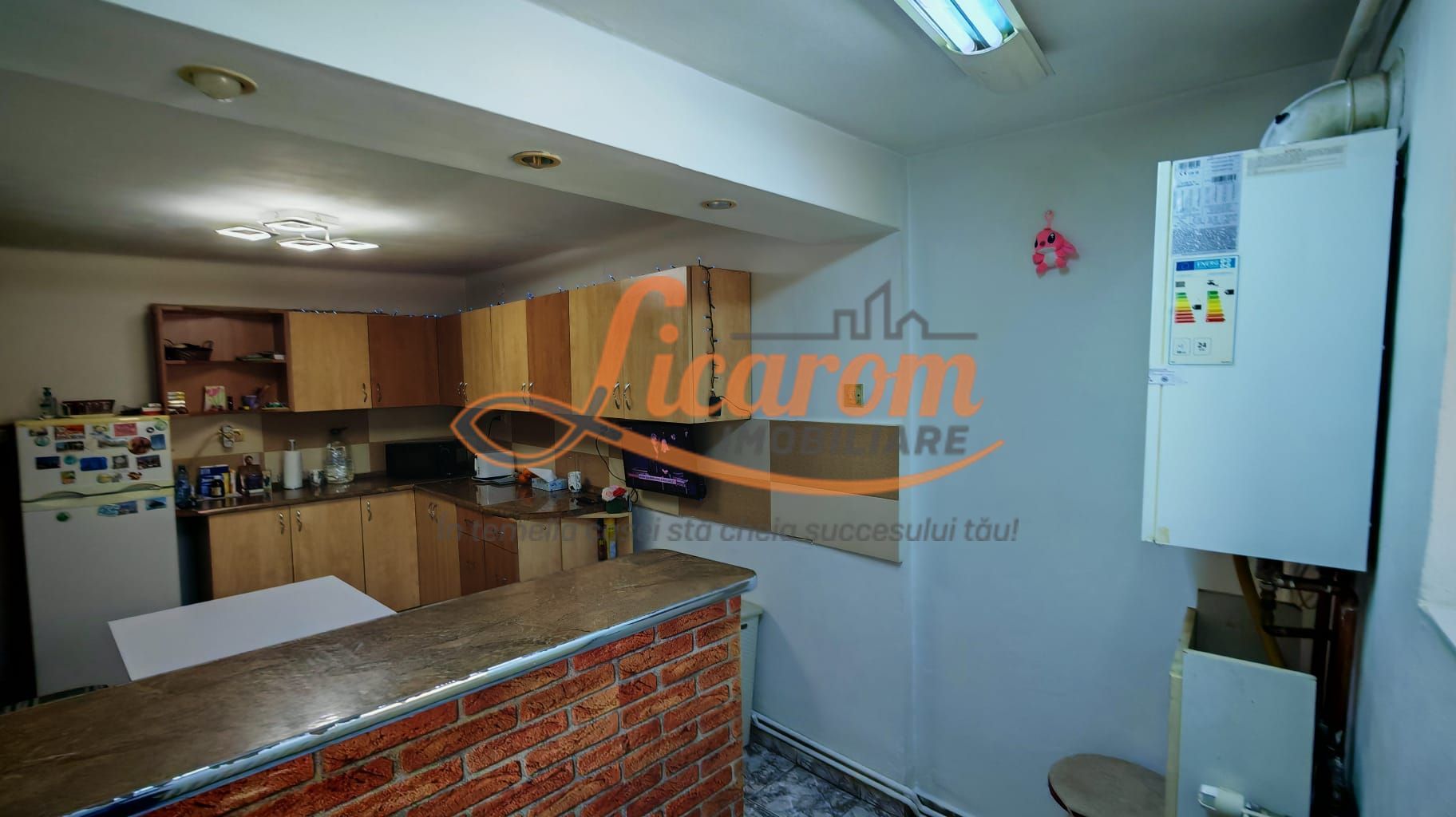 Corp de casa 4 camere zona Nicopole,curte comuna cu 1 familie. - imaginea 3