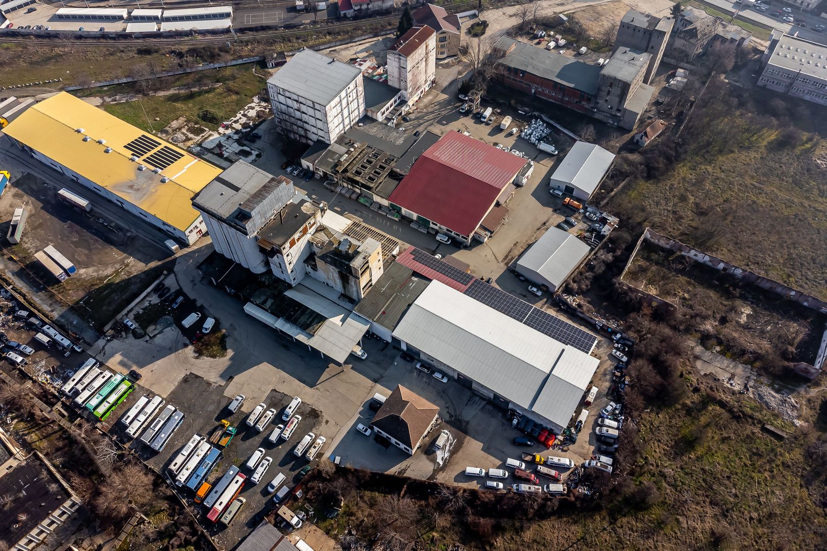 Imagine 1 - Platforma industriala 3552 mp hale beton si 9883 mp teren