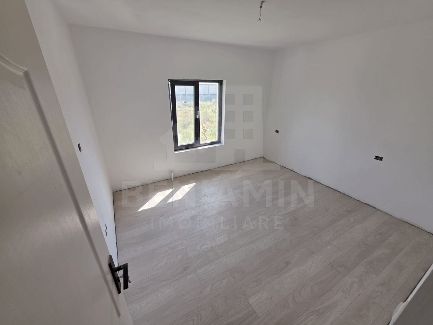 Casa 3 dormitoare-2 bai-Living si bucatarie-Damila-Selgros - imaginea 4