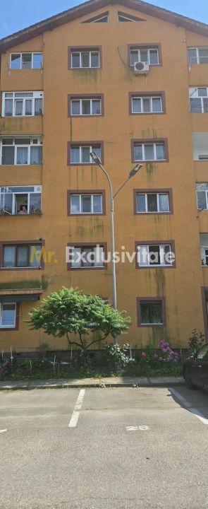 De vânzare apartament 2 camere decomandat | Zona 8 Mai - imaginea 4