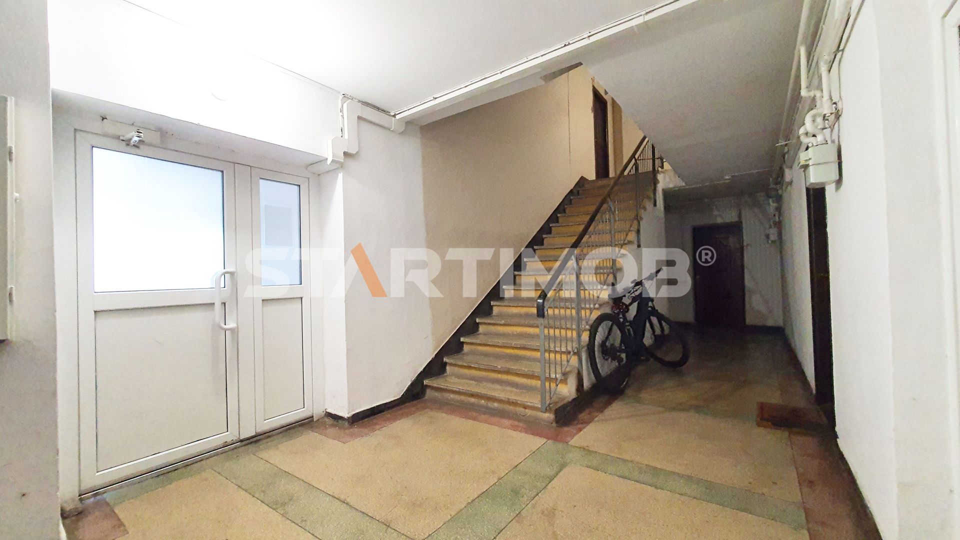 Apartament 3 camere  cu boxa si parcare