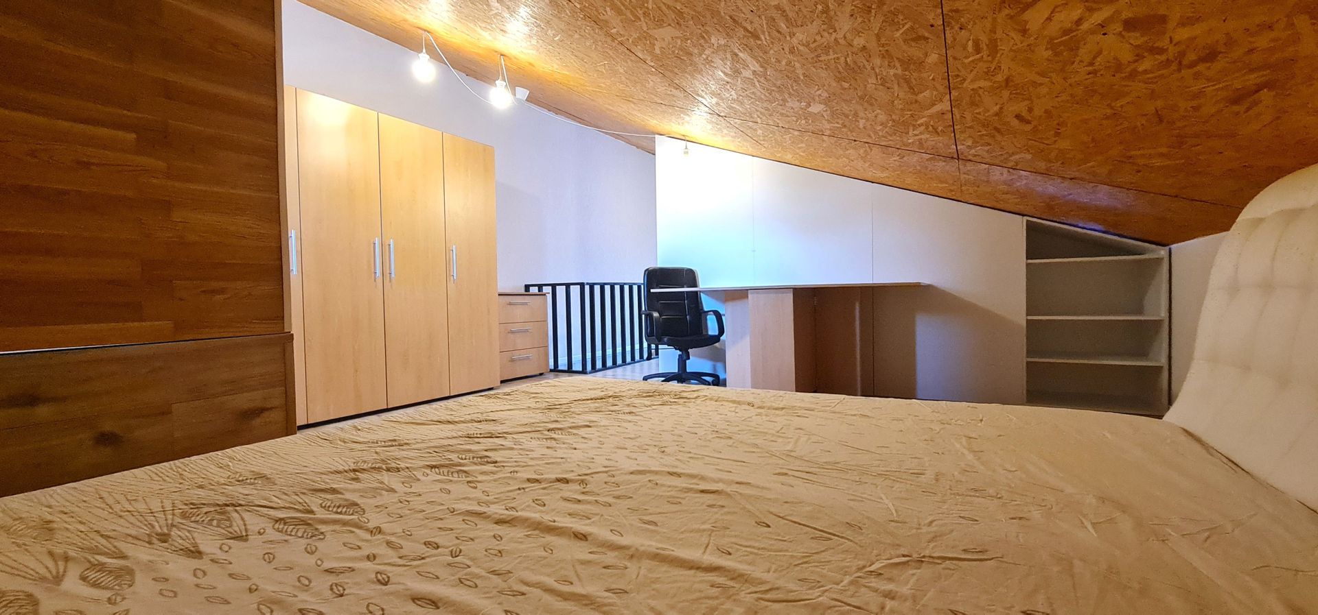 Casa 4 camere semimobilata semiutilata cartier Izvor Tarlungeni Brasov - imaginea 13