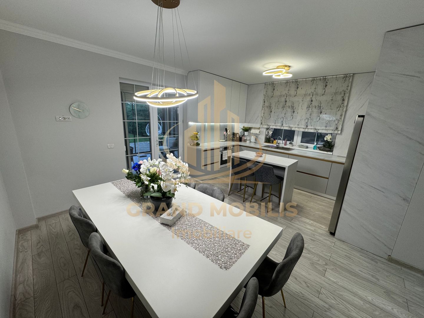 Casa in stil mediteranean, ultrafinisată 5 camere, 3 bai + curte. - imaginea 7
