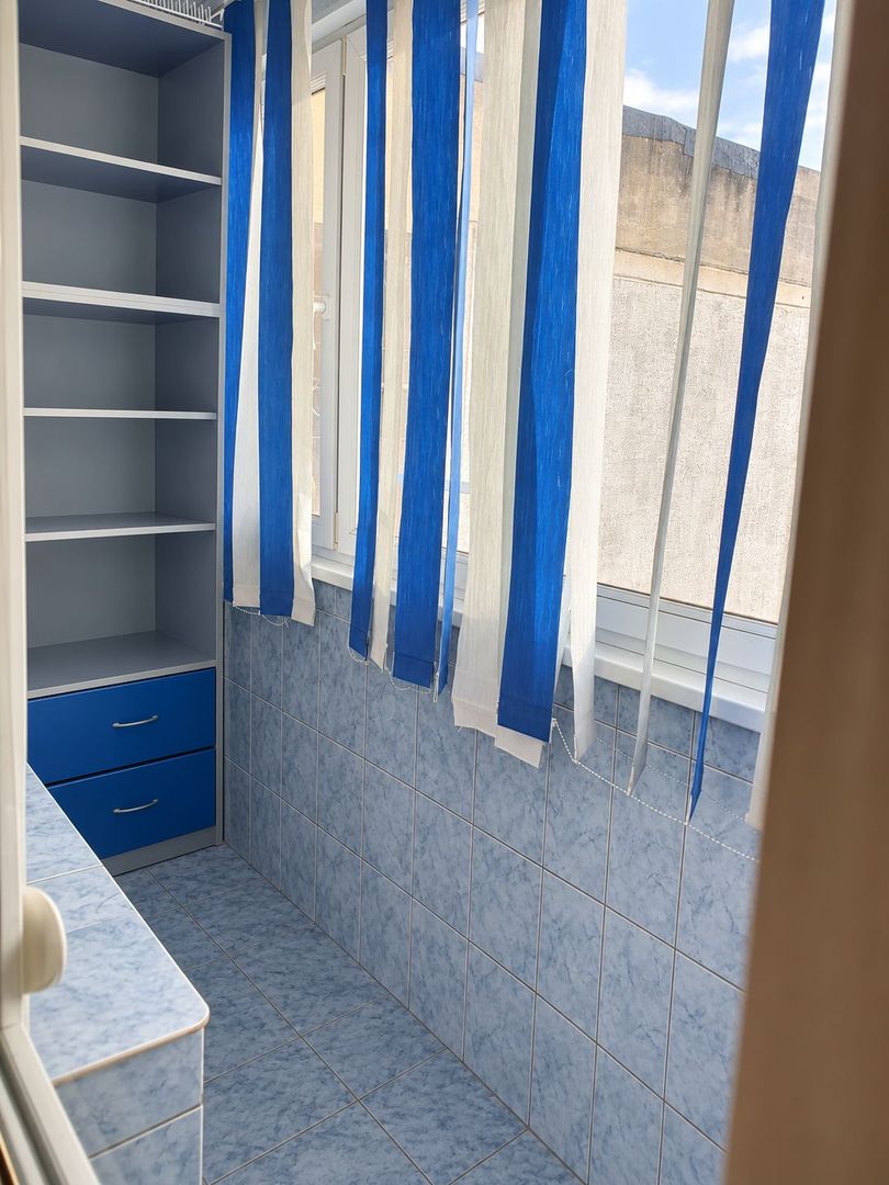 Apartament cu 3 camere decomandate, centrală proprie și logie | - imaginea 10